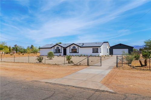 5845 W Abrigo Dr, Golden Valley, AZ, 86413-6868 | Card Image
