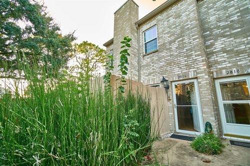 2816 Holly Hall St, Houston, TX, 77054-4129 | Card Image