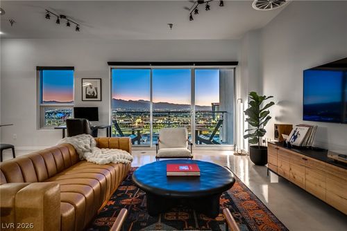 1502-200 Hoover Ave, Las Vegas, NV, 89101-6880 | Card Image