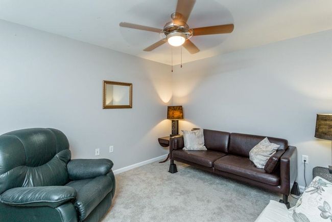 on upper level | Image 17
