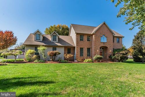 19 Sandy Bottom Rd, CARLISLE, PA, 17015-7502 | Card Image