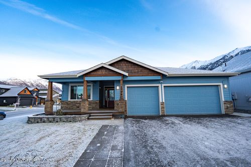 17980 Yellowstone Dr, Eagle River, AK, 99577-9040 | Card Image