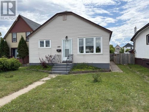 460 Mary St E, Thunder Bay, ON, P7E4K3 | Card Image
