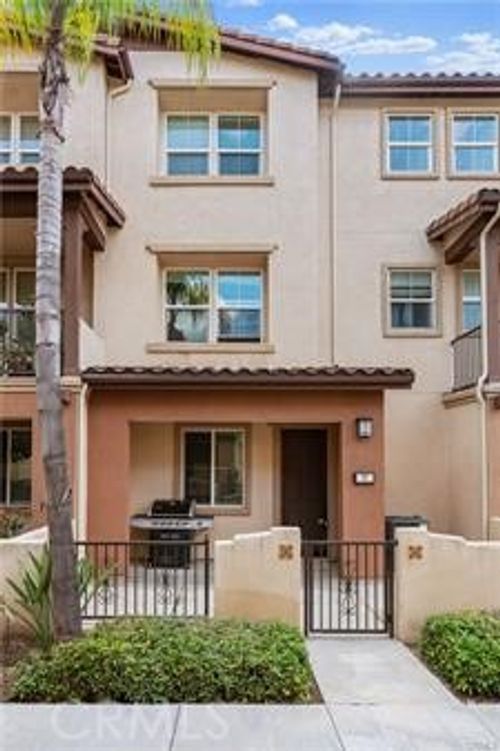 77 Koehler Xing, Buena Park, CA, 90621 | Card Image