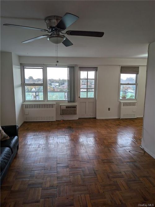 9j-1841 Central Park Avenue, Yonkers, NY, 10710 | Card Image