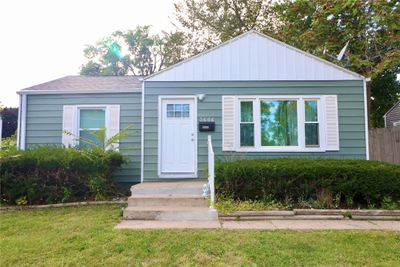 3606 53rd Street, Home with 3 bedrooms, 1 bathrooms and null parking in Des Moines IA | Image 1