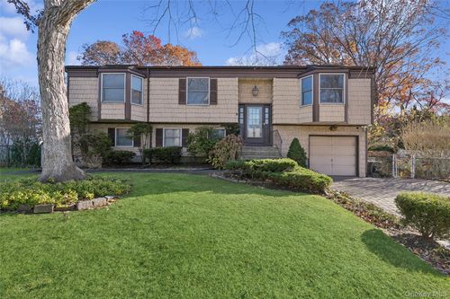 33 Broadway Ave, Holtsville, NY, 11742 | Card Image