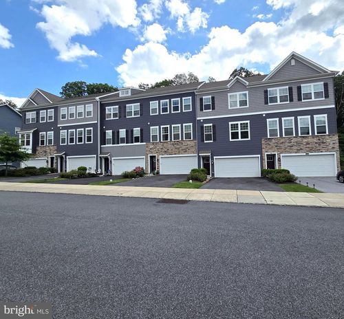 320 Dawson Pl, DOWNINGTOWN, PA, 19335-1458 | Card Image