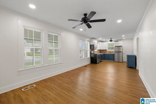 401 3rd Ave W, Oneonta, AL, 35121-1621 | Card Image