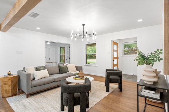 6615 Hialeah Dr, House other with 4 bedrooms, 3 bathrooms and null parking in Dallas TX | Image 4