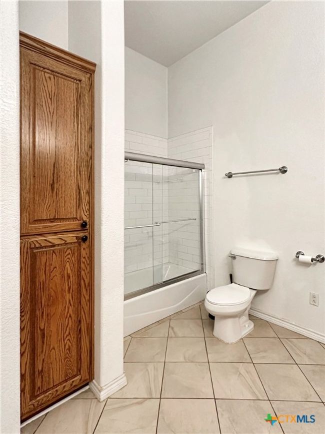 720 E Travis St, House other with 3 bedrooms, 2 bathrooms and null parking in Luling TX | Image 19