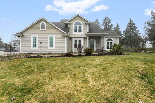 32946 Barn Owl Court, New Carlisle, IN, 46552-9694 | Card Image