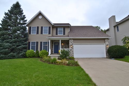 2062 Plum Tree Rd, Bettendorf, IA, 52722-8225 | Card Image