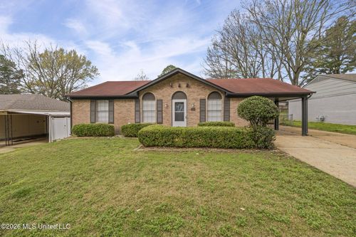 8131 Oakbrook Dr, Southaven, MS, 38671-4720 | Card Image