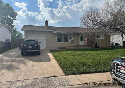 916 Taft Ave, Cheyenne, WY, 82001-6962 | Card Image