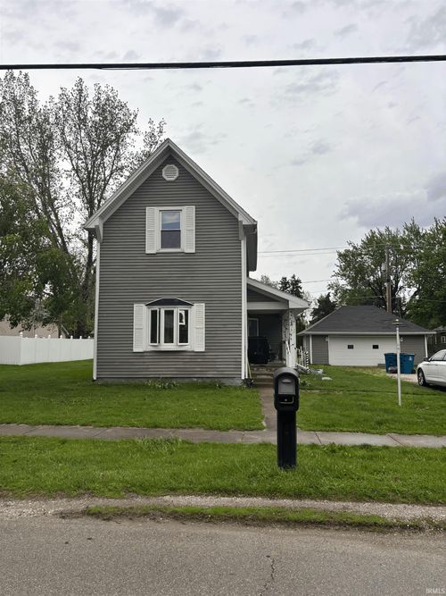 414 W Washington St, Fairmount, IN, 46928-1959 | Card Image
