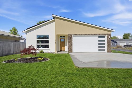 1302 Road 42, Pasco, WA, 99301-2755 | Card Image