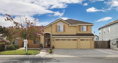 786 Grafton St, House other with 5 bedrooms, 3 bathrooms and null parking in Manteca CA | Image 1