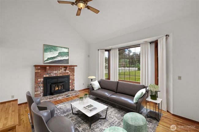 141 E Deer Creek Rd, House other with 3 bedrooms, 4 bathrooms and 12 parking in Shelton WA | Image 4