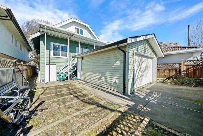 1342 E 24 Th Avenue, House other with 5 bedrooms, 3 bathrooms and 2 parking in Vancouver BC | Image 19