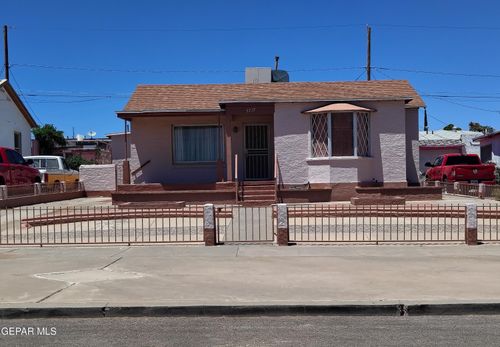 3717 Savannah Ave, El Paso, TX, 79930-5217 | Card Image