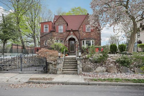 375 Hawthorne Ter, Mount Vernon, NY, 10552-2429 | Card Image