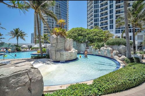 917-18001 Collins Ave, Sunny Isles Beach, FL, 33160-2722 | Card Image