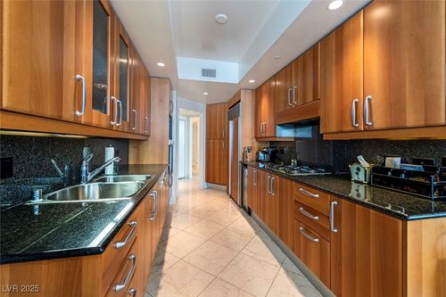 unit-906-2877 Paradise Rd, Las Vegas, NV, 89109-5262 | Card Image