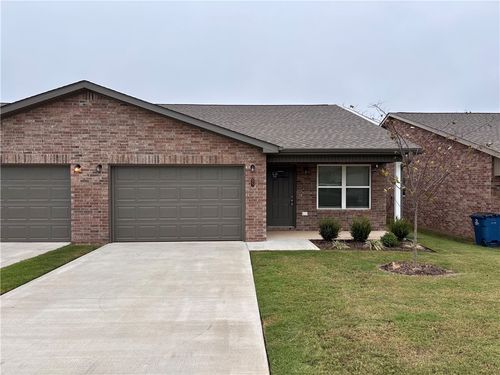 527 Nw 69th Ave, Bentonville, AR, 72713-2185 | Card Image