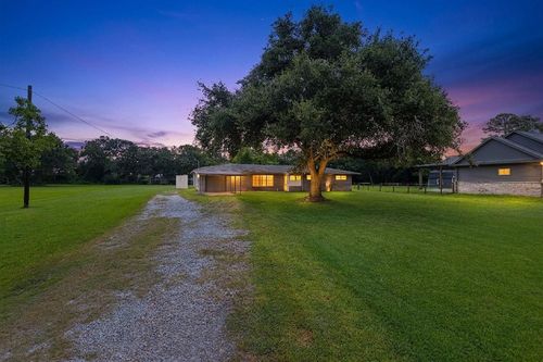 110 Mustang Drive, Alvin, TX, 77511 | Card Image