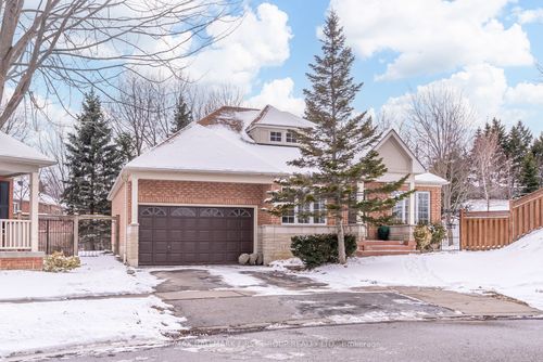 33 Sabbe Cres, Ajax, ON, L1T4E3 | Card Image