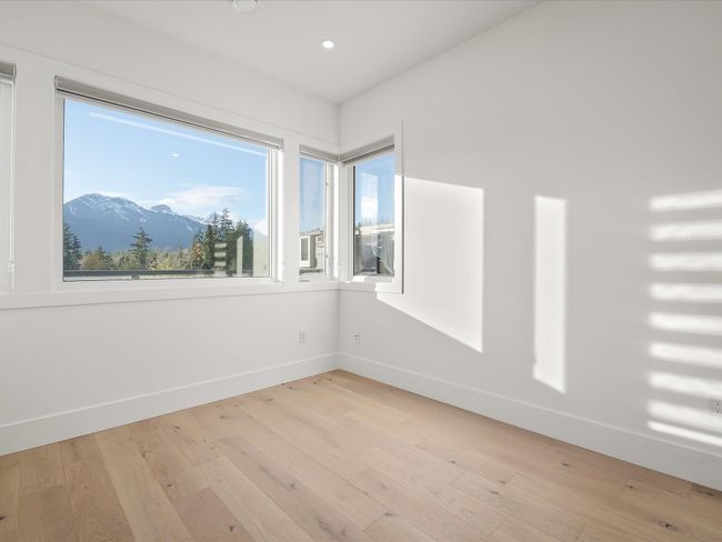 10 - 3385 Mamquam Road, House other with 5 bedrooms, 4 bathrooms and 4 parking in Squamish BC | Image 4
