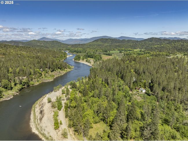 503 Quail Ln, House other with 3 bedrooms, 4 bathrooms and 3 parking in Grants Pass OR | Image 42