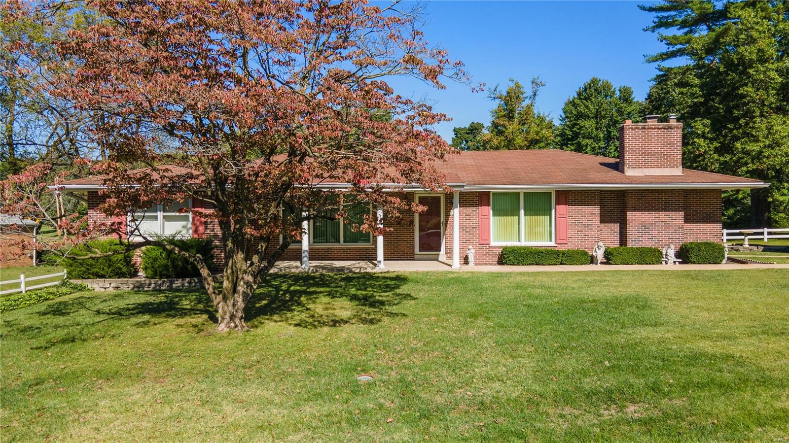 Lila Ln, Florissant, MO 63033