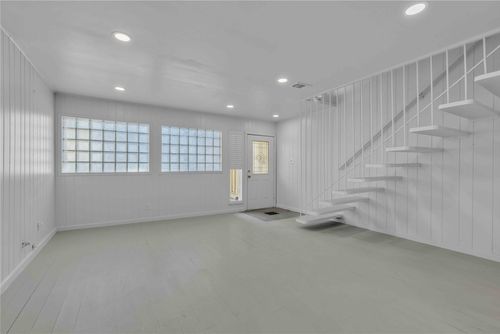 5210 Woodrow Ave, Austin, TX, 78756-2419 | Card Image