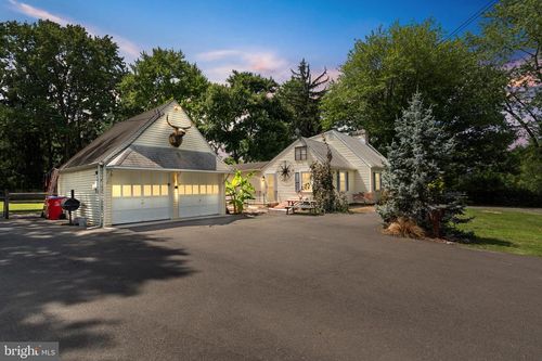 102 E Bristol Rd, Warminster, PA, 18974-2304 | Card Image