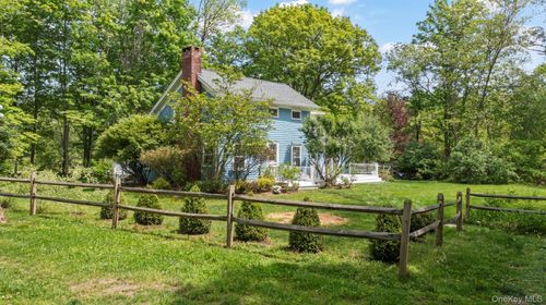 74 Willow Brook Rd, Clinton Corners, NY, 12514-2533 | Card Image
