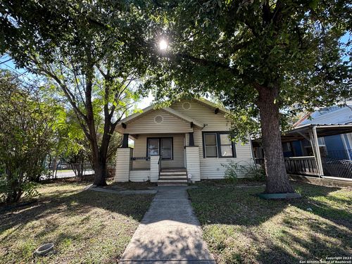 2246 Houston St, San Antonio, TX, 78202-3007 | Card Image