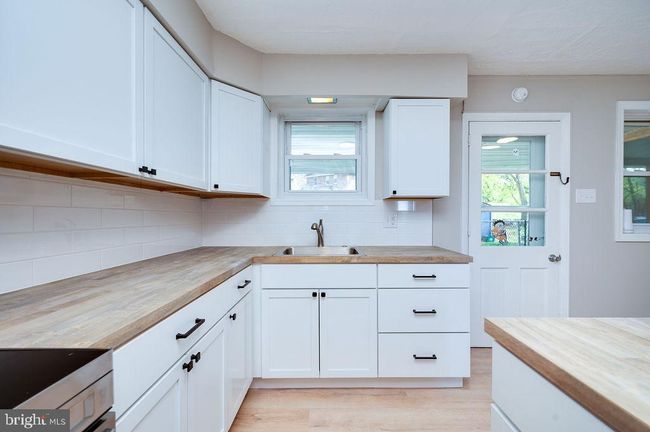 112 W Jackson St, Townhouse with 3 bedrooms, 1 bathrooms and null parking in FLEETWOOD PA | Image 10