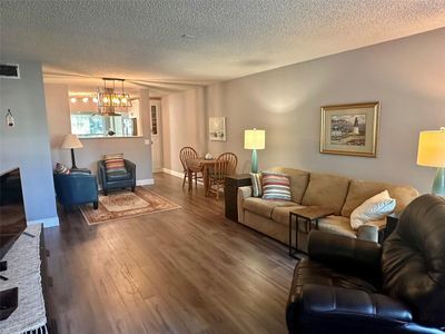 39 - 2257 World Parkway Boulevard W, Condo with 2 bedrooms, 2 bathrooms and null parking in Clearwater FL | Image 3