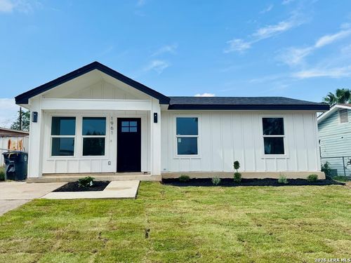 1961 Hoover St, Eagle Pass, TX, 78852-5326 | Card Image