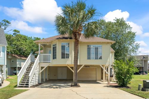 914 Dock Pl, Murrells Inlet, SC, 29576-8720 | Card Image