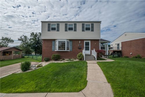 5639 Tracy Dr, Pittsburgh, PA, 15236-3333 | Card Image