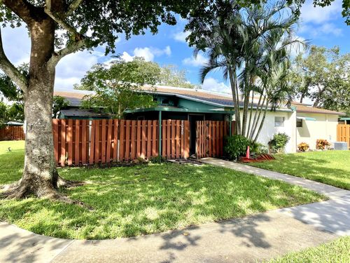 1-c-1020 Manor Dr, Palm Springs, FL, 33461-2941 | Card Image