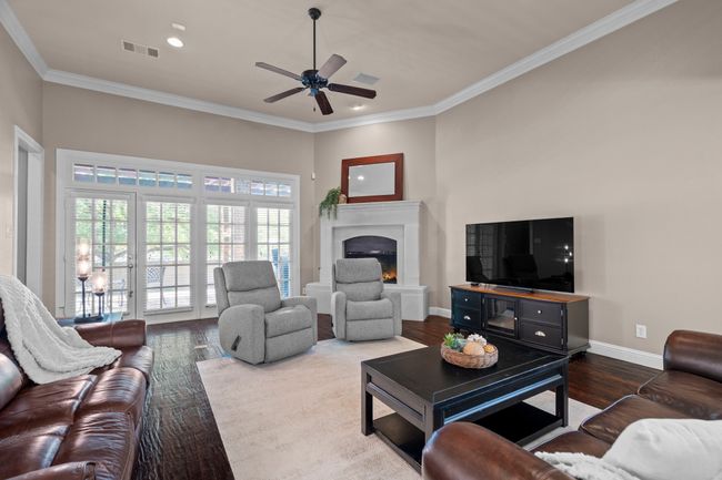 8920 Cypress Creek Rd, House other with 4 bedrooms, 4 bathrooms and null parking in Lantana TX | Image 6