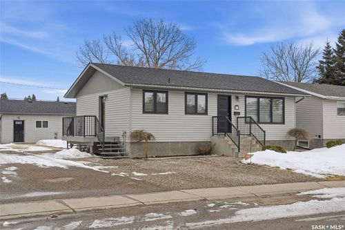 621 2nd Street S, Martensville, SK, S0K2T0 | Card Image