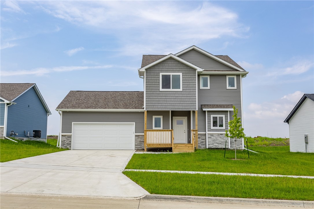 11th St, Waukee, IA 50263