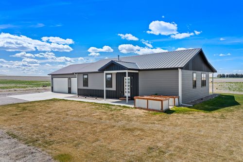 46 Country Squires Ln, Fairfield, MT, 59436-9362 | Card Image