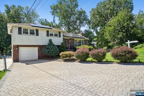38 Serafin Pl, Glen Rock, NJ, 07452-3209 | Card Image