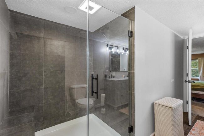Bedroom #3 w/ Bath | Image 31